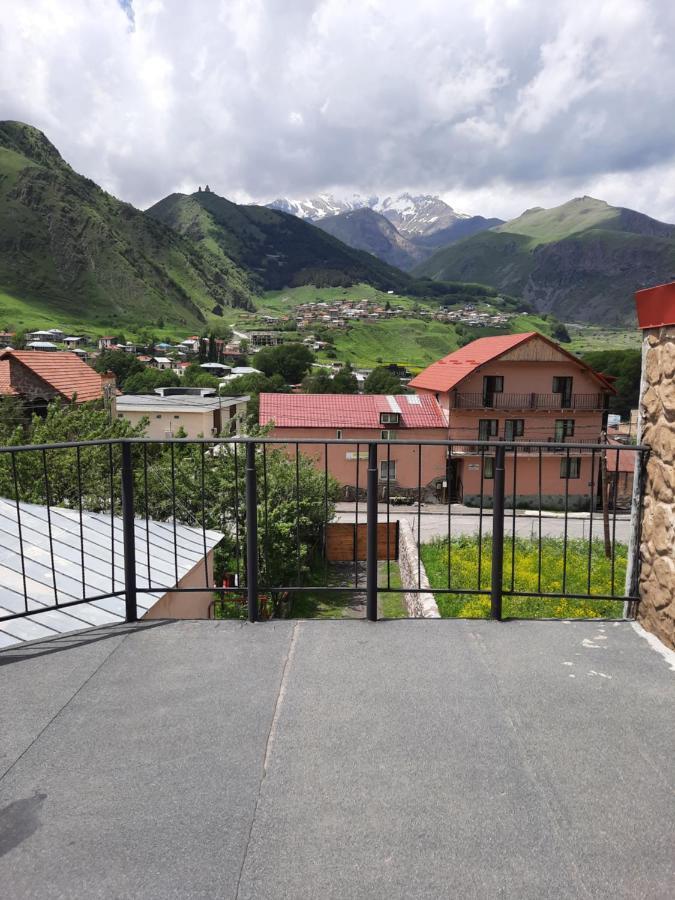 Four Season In Kazbegi Hotel Exterior foto